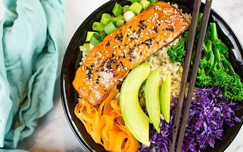 Teriyaki salmon with cabbage salad