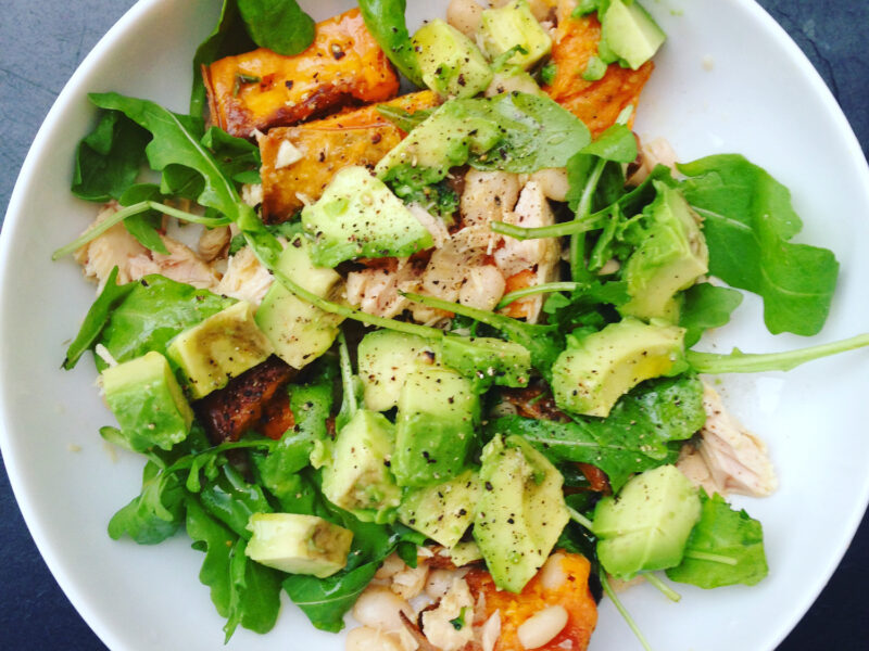 Tuna, avocado and rocket salad with sesame green beans